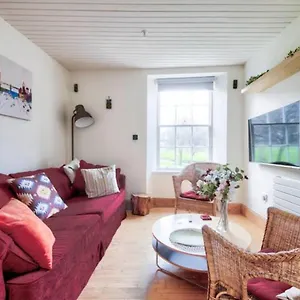 Guestready - Greyfriars Bobby View - Old Town Edinburgh