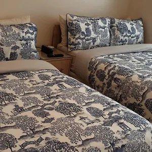 Luxury 3 Bedroom Flat 1min Walk From Underground, With Free Parking Sleeps X10 Reino Unido