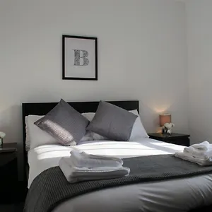 Unique 3 Bedroom Modern Penthouse Edinburgh