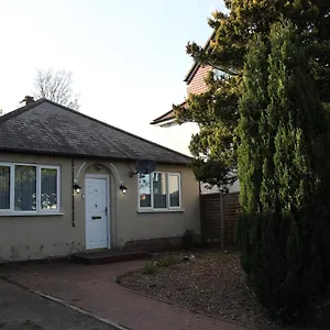 Holiday home Cosy 3-bed Nec Airport Close To Amenities