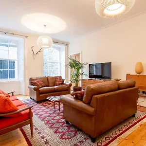 Joivy Spacious Flat With Garden In Centre Apartamento